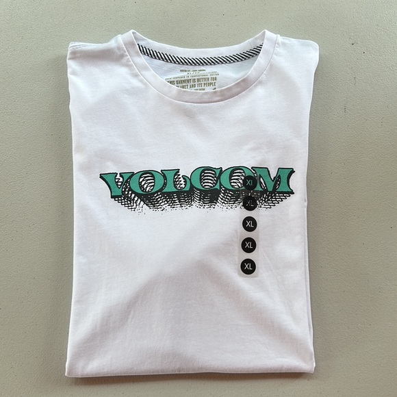 Volcom Other - Volcom Tee (XL) NWT